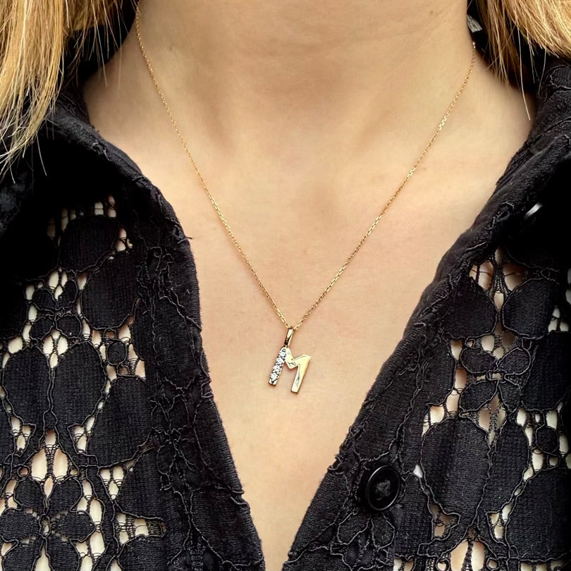LETTERS, M Diamond Pendant 0,10ct, Gold/Diamonds