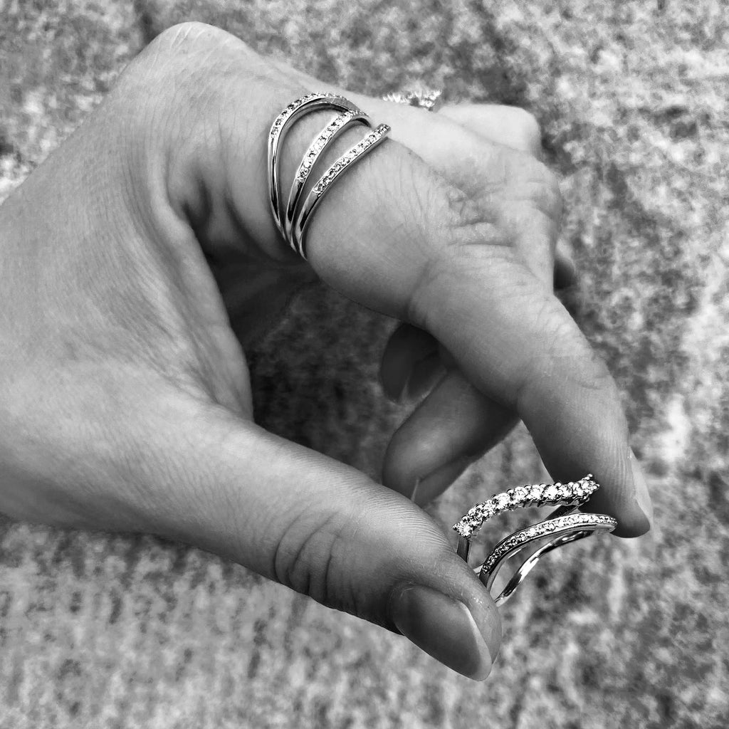 Aligned, 1/3 - 2mm, Wave Ring, Gold/White