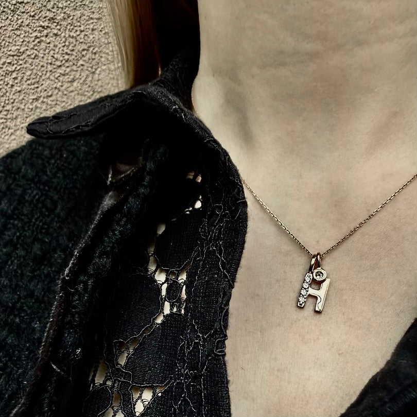 LETTERS, H Diamond Pendant 0,10ct, Gold/Diamonds