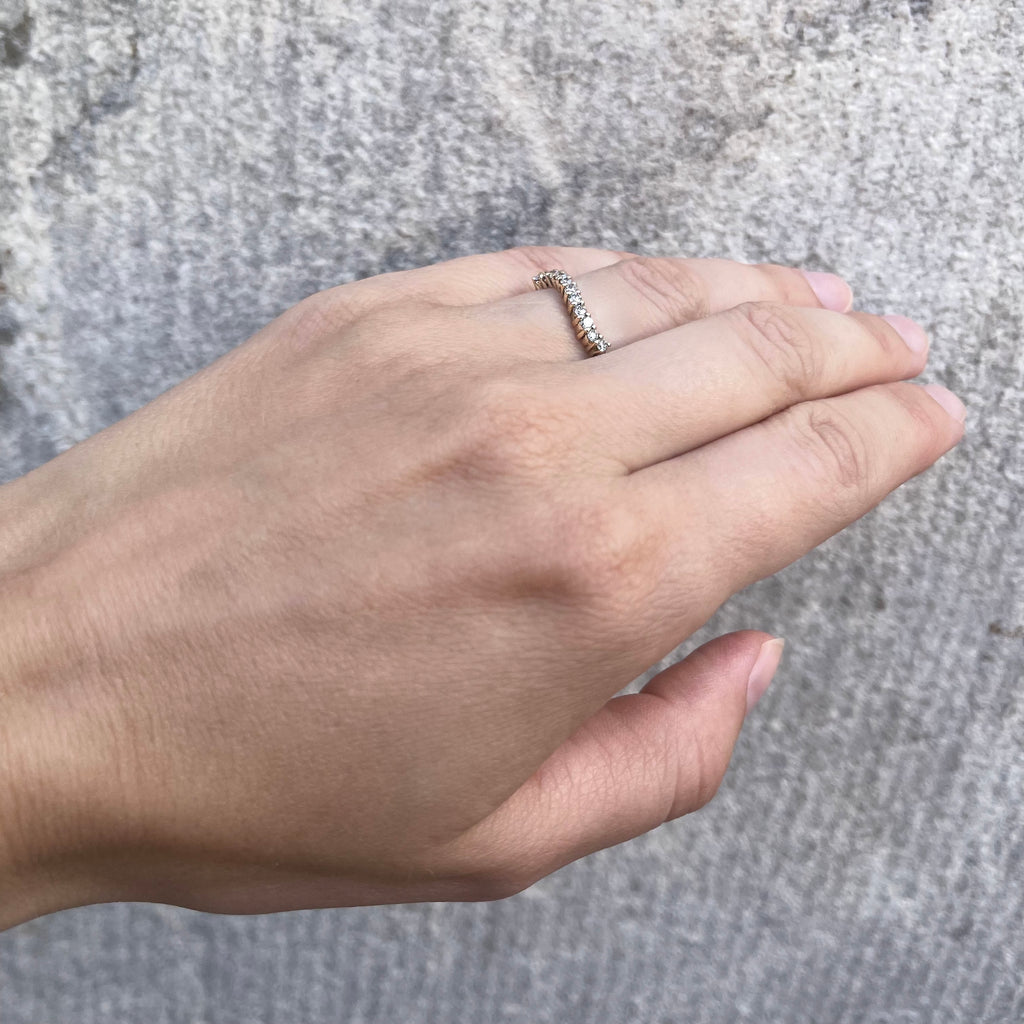 Aligned, 1/3 - 2mm, Wave Ring, Gold/White