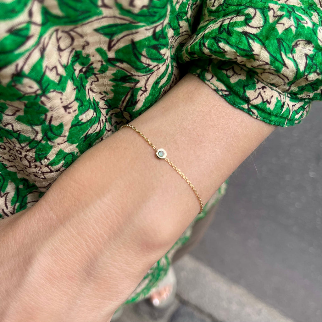 RIO, Motion Large Bracelet, Gold/Emerald