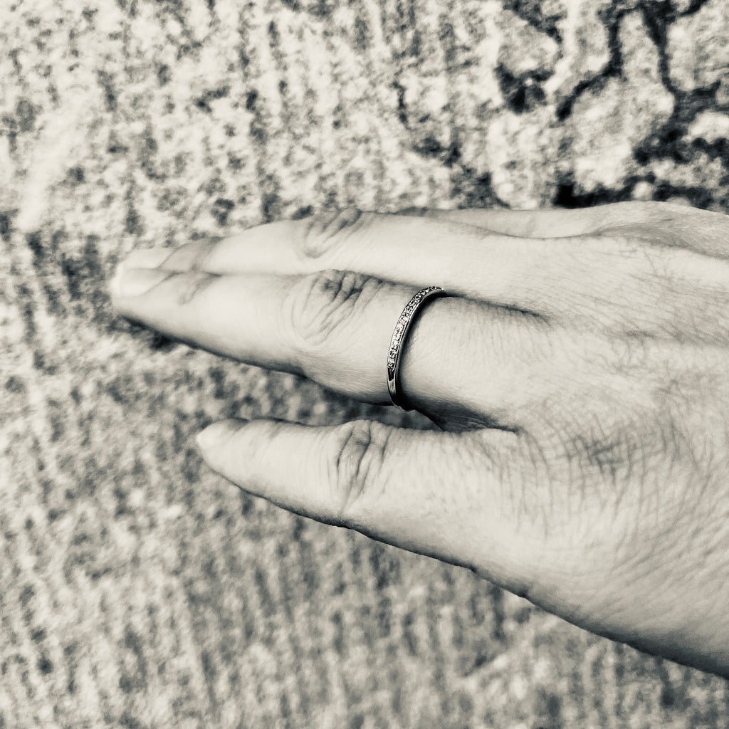 ALIGNED, 1/3-Smooth Ring, Gold/White