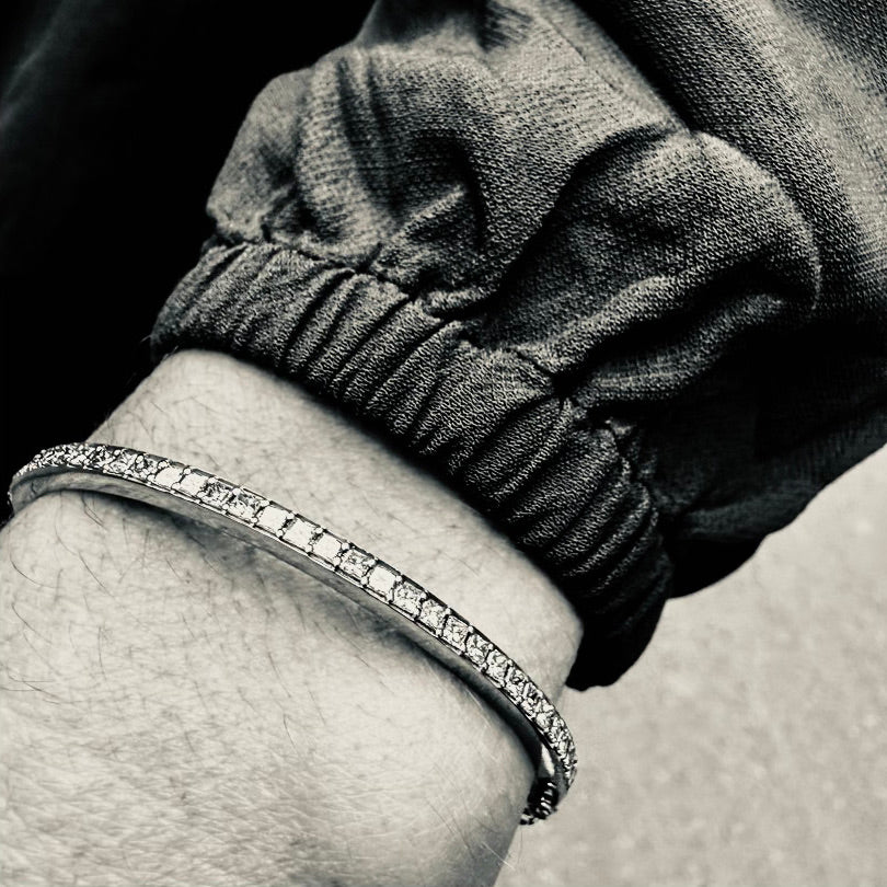 DIAMONDS, 1/2-Line Princess Bangle 1,85ct, gold/white