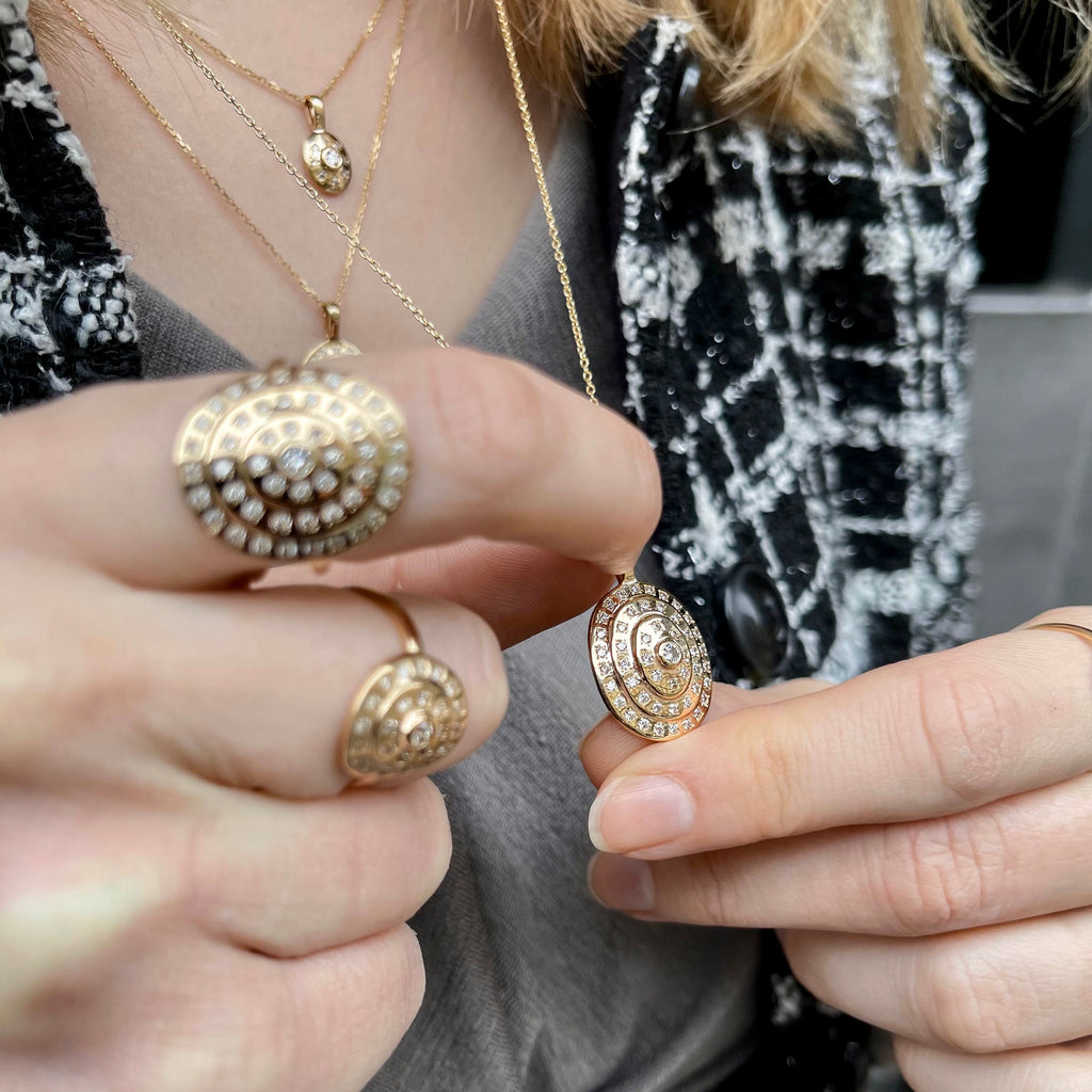 NEW VINTAGE, Large Oval Pendant Necklace, Gold/White