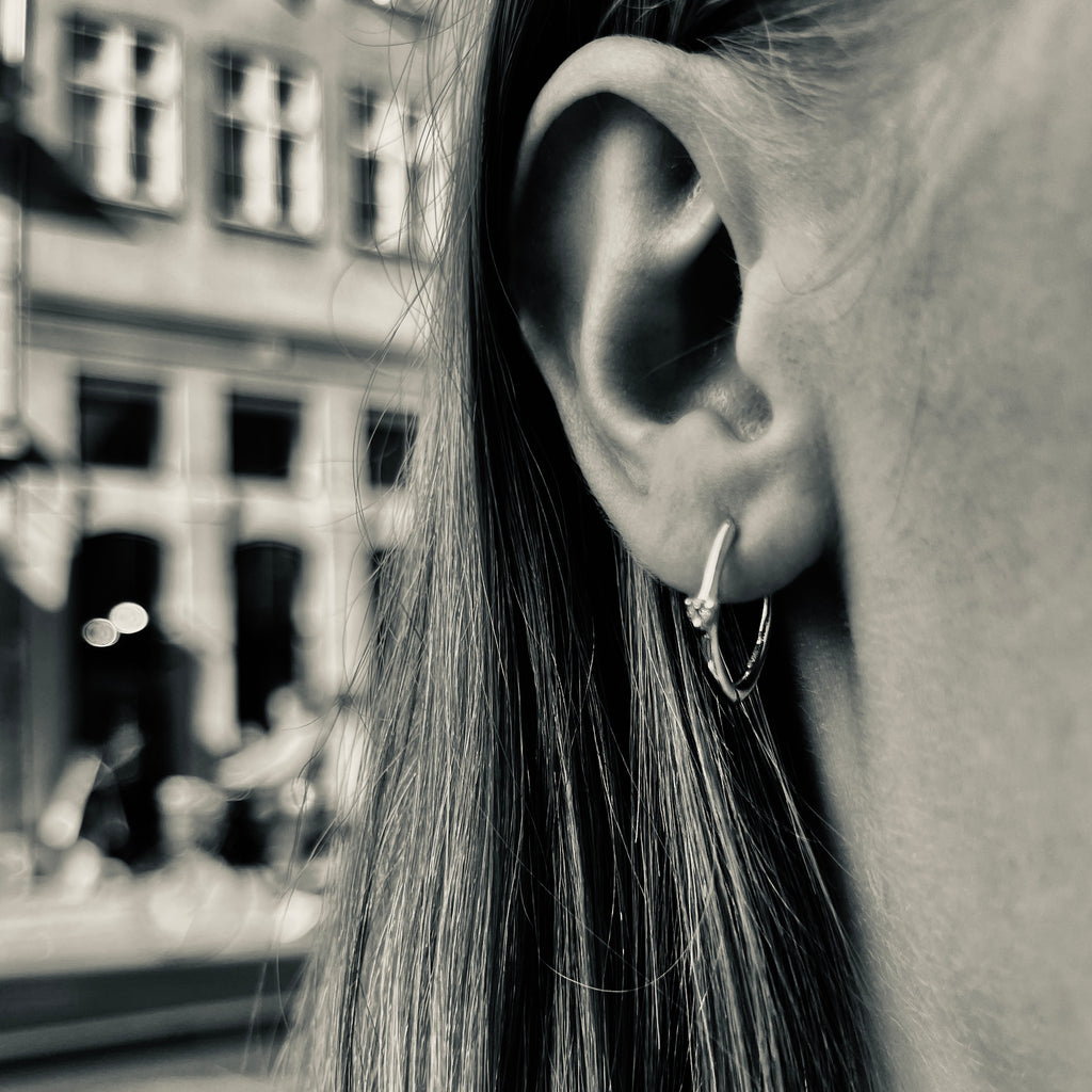 OLYMPIA, Artemis huggies 16mm, Gold/White