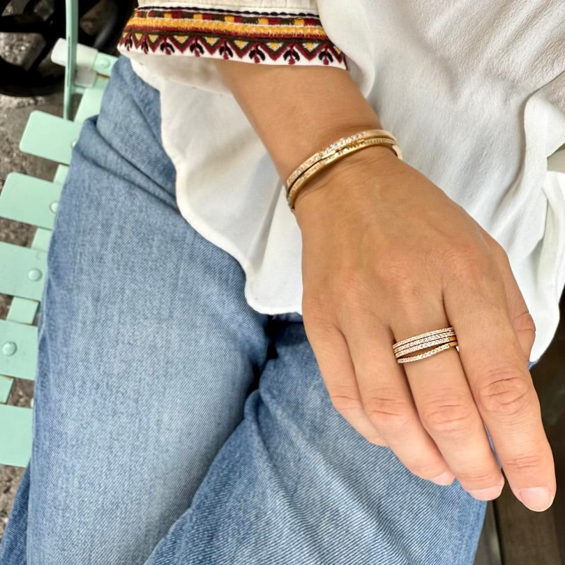 Aligned, 1/3-Line 0,10 ct, Gold/White