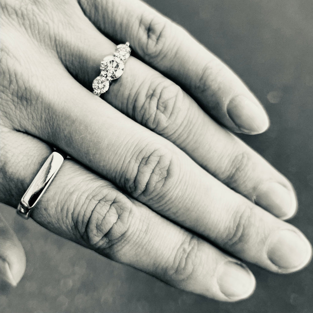 Aligned, 3-stone 1,45 tcw, Gold/White