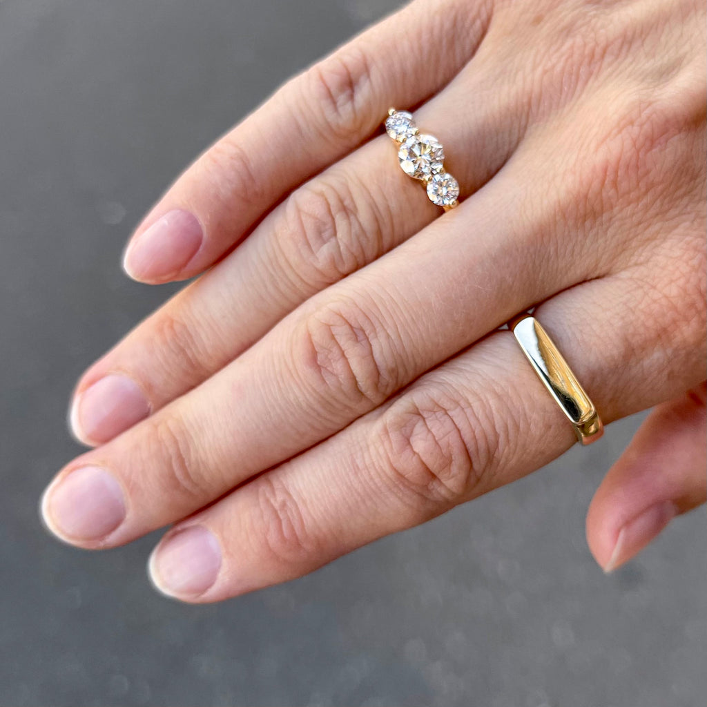 Aligned, 3-stone 1,45 tcw, Gold/White