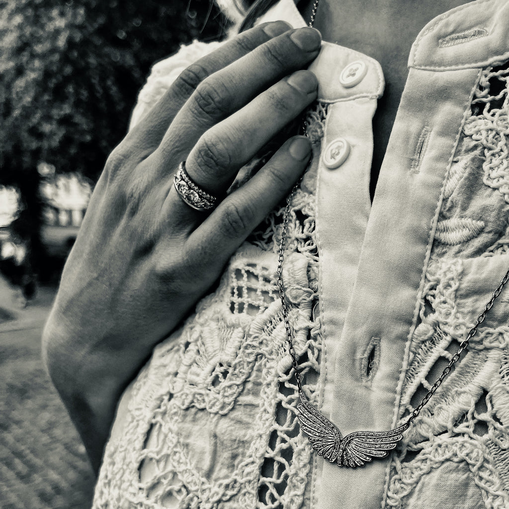 EAGLE ROCK, Wing Necklace, Gold/White