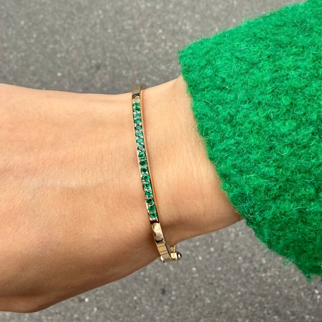 BANGLE, 1/4-Line Large Emerald Bangle, Gold/Emerald