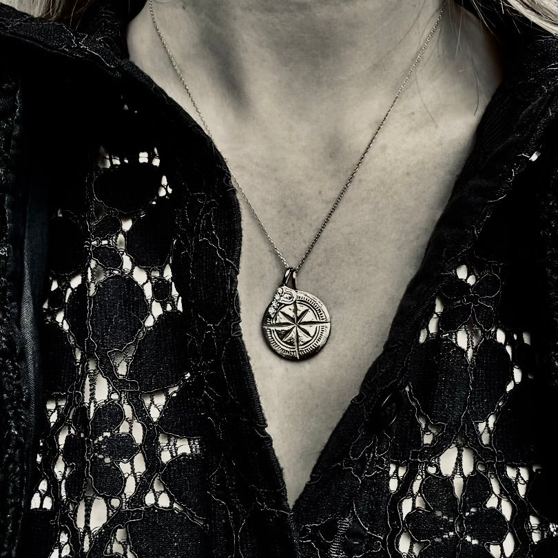 LETTERS, P Diamond Pendant 0,10ct, Gold/Diamonds