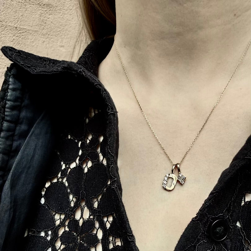 LETTERS, O Diamond Pendant 0,10ct, Gold/Diamonds