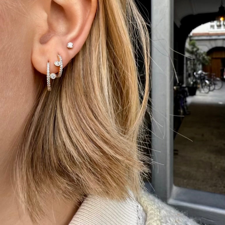 OLYMPIA, E0s Bezel-side huggies, 0,21ct 11mm, Gold/White