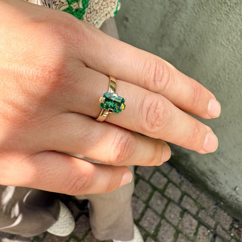 ZAMBEZI, Ndola 1,60ct Large Ring, Gold/Emerald