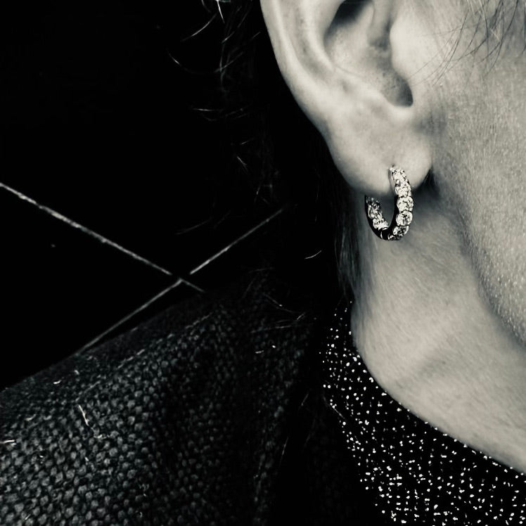 OLYMPIA, Calliope inside/out huggies 2,20ct 16mm, Gold/White