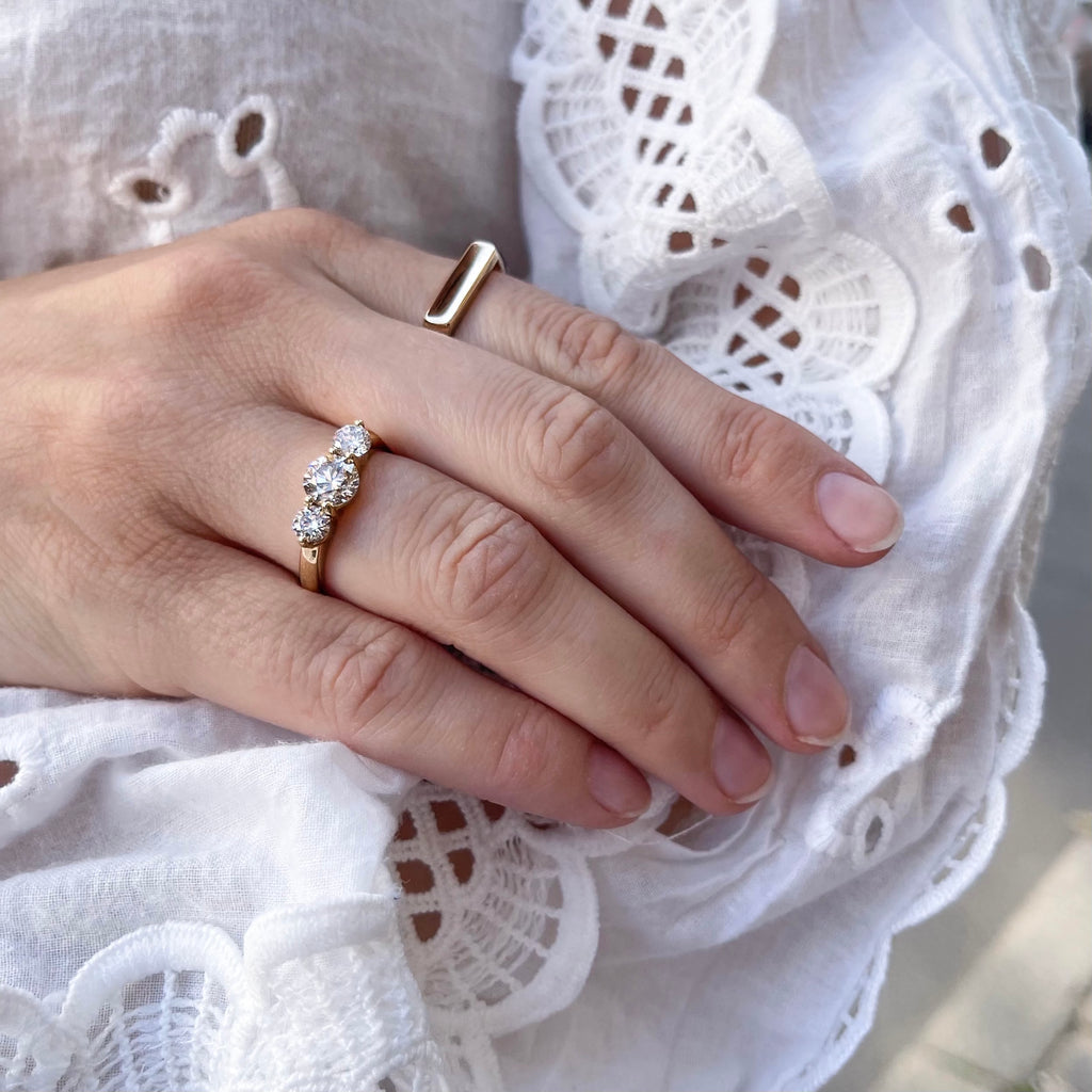 Aligned, 3-stone 1,45 tcw, Gold/White