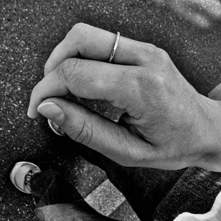 Aligned, 1/3-Line 0,10 ct, Gold/White