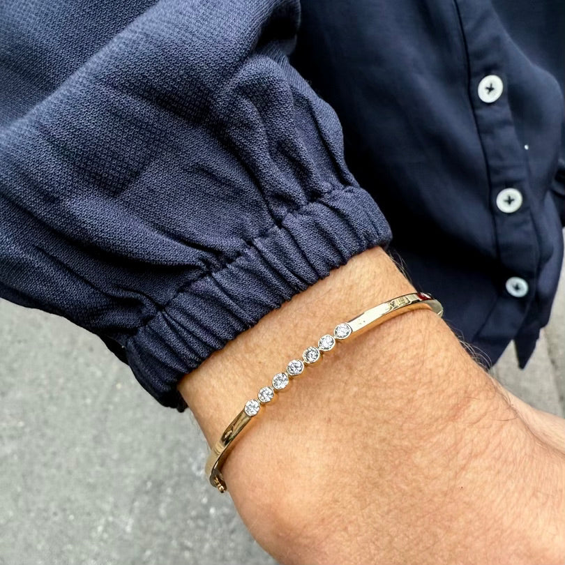 DIAMONDS, 7-Bezels-Bangle, gold/white