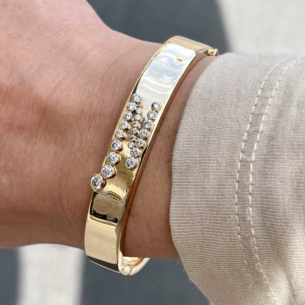 DIAMONDS, The LETTER Bangle, gold/white