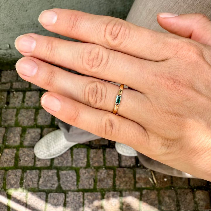 ZAMBEZI, Leya Baguette Ring 0,18ct, Gold/Emerald