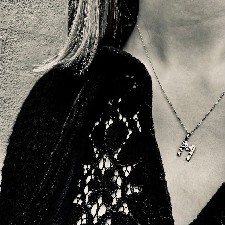 LETTERS, M Diamond Pendant 0,10ct, Gold/Diamonds