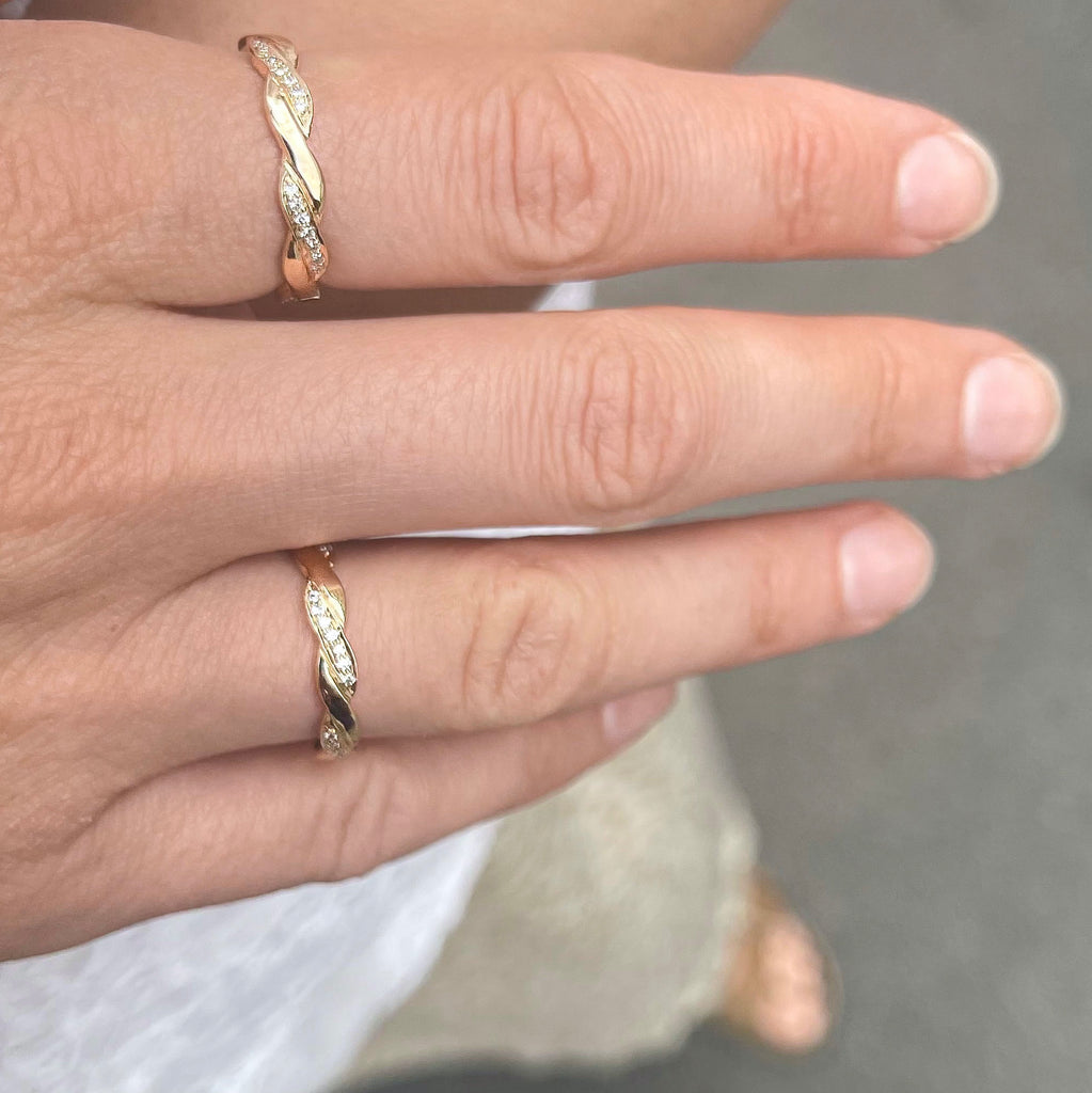 Aligned, Eternity Twirl, Gold/White