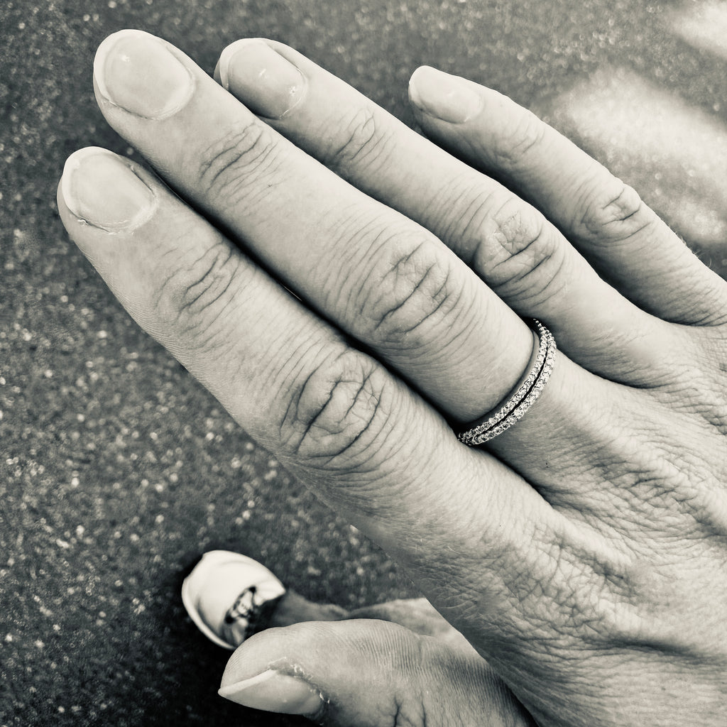 Aligned, 1/1-Line Eternity Small 0,32 ct, Gold/White