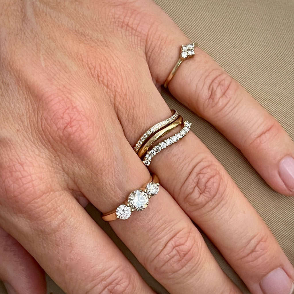 Aligned, 3-stone 0,85 tcw, Gold/White