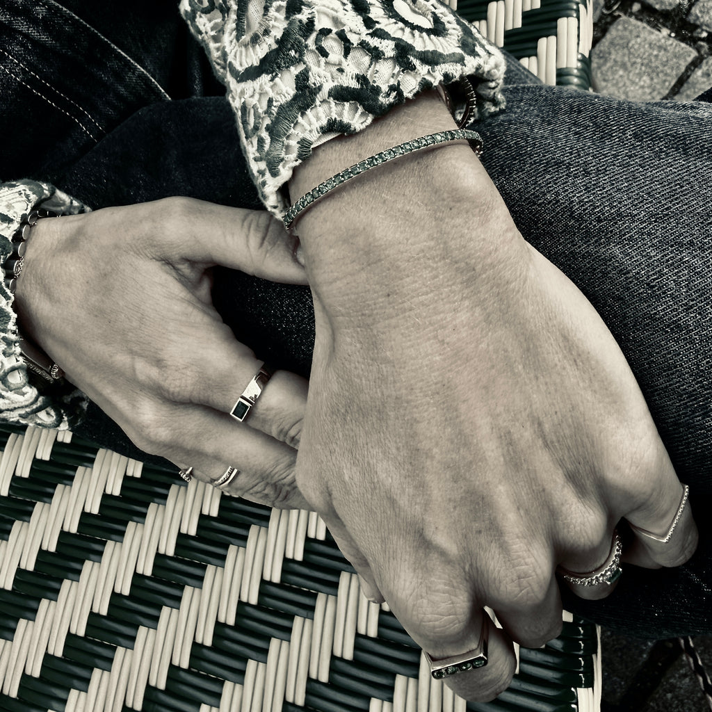 BANGLE, 1/2-Line Princess Bangle 2,25 ct, gold/emerald