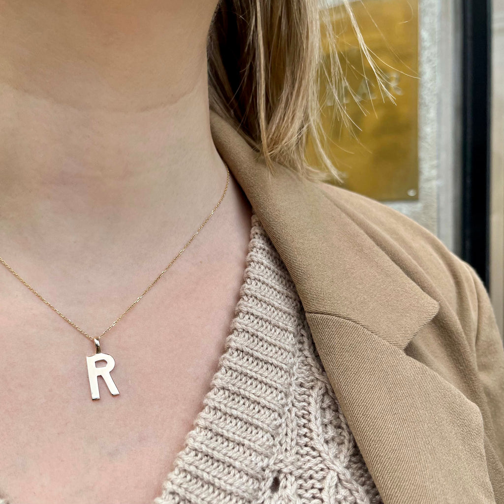 LETTERS, R Mega Pendant, Gold