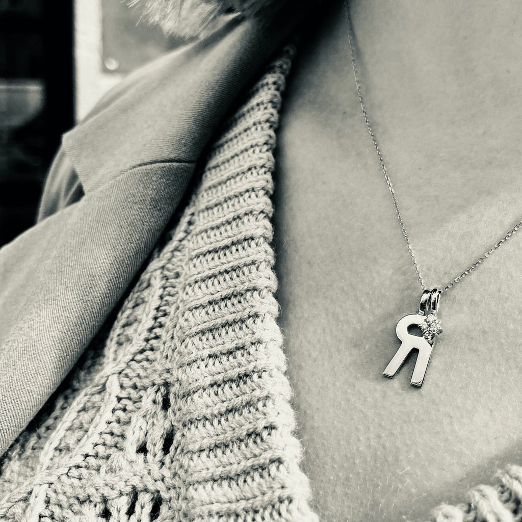 LETTERS, R Mega Pendant, Gold