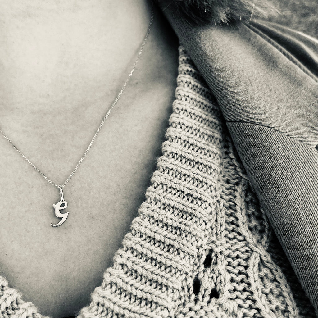 LETTERS, G Pendant, Gold