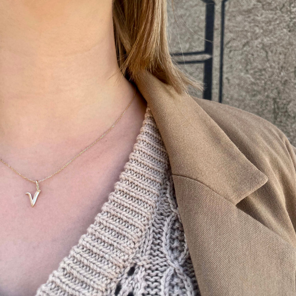 LETTERS, V Pendant, Gold