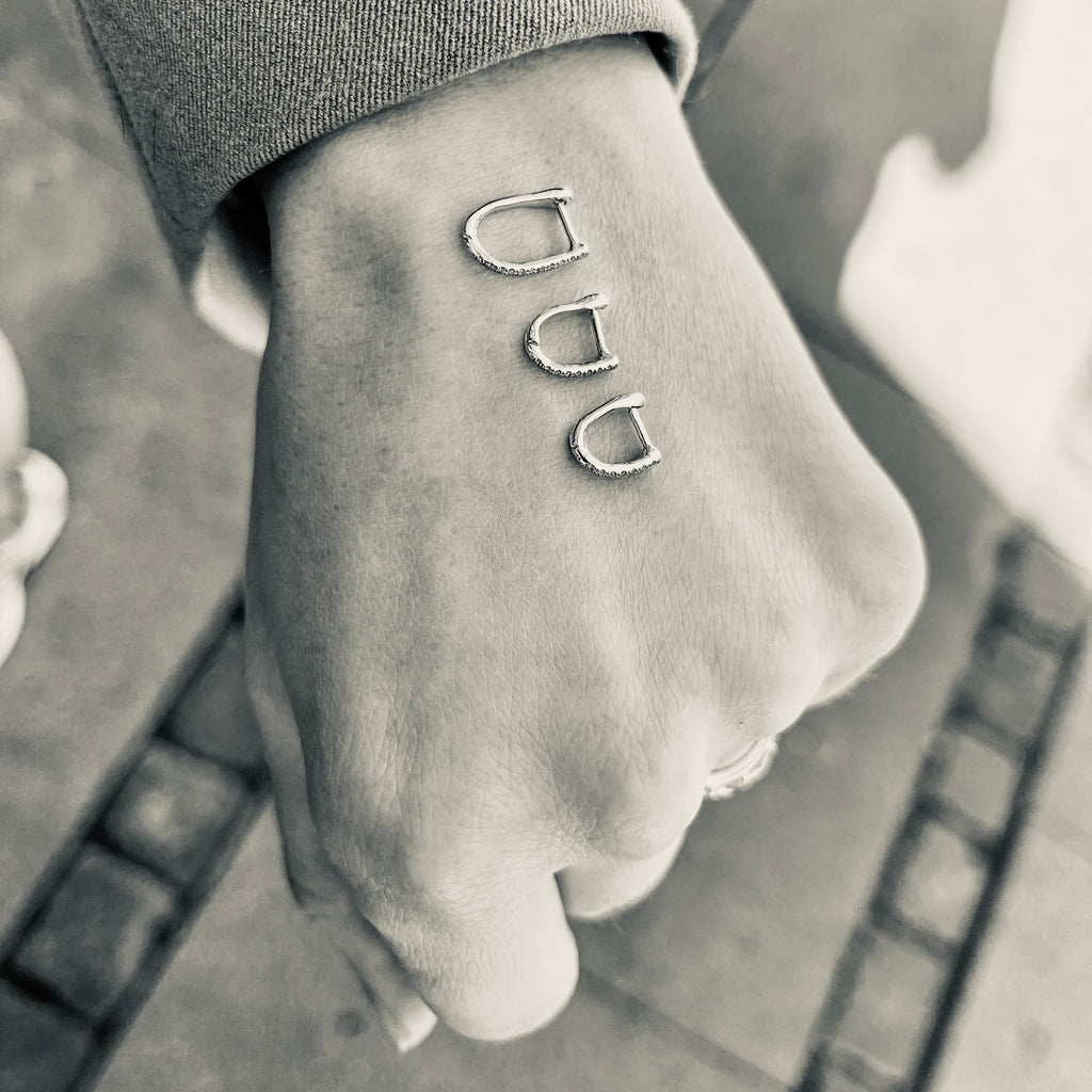 ALIGNED, NEW Slim Huggies mini 9/10, White/White