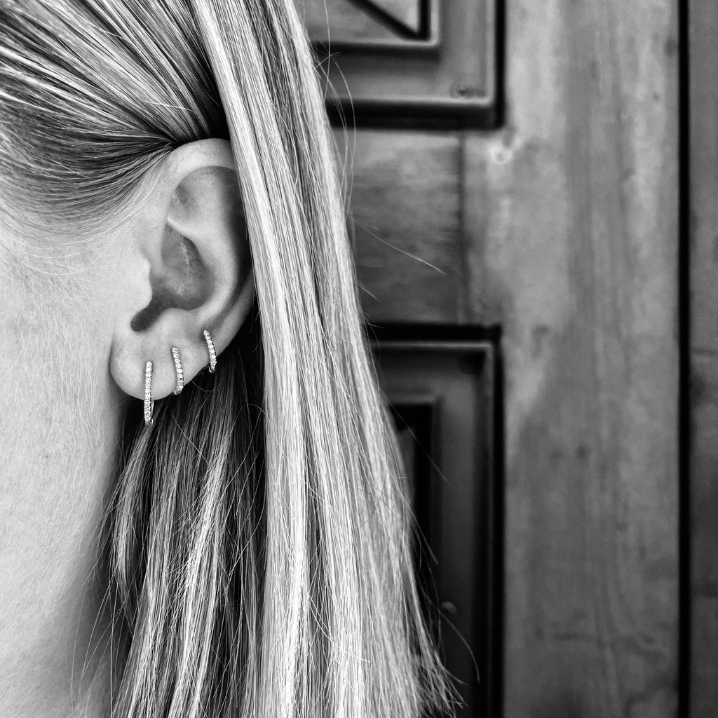 ALIGNED, Huggies micro 7/9mm 0,052ct, White/White