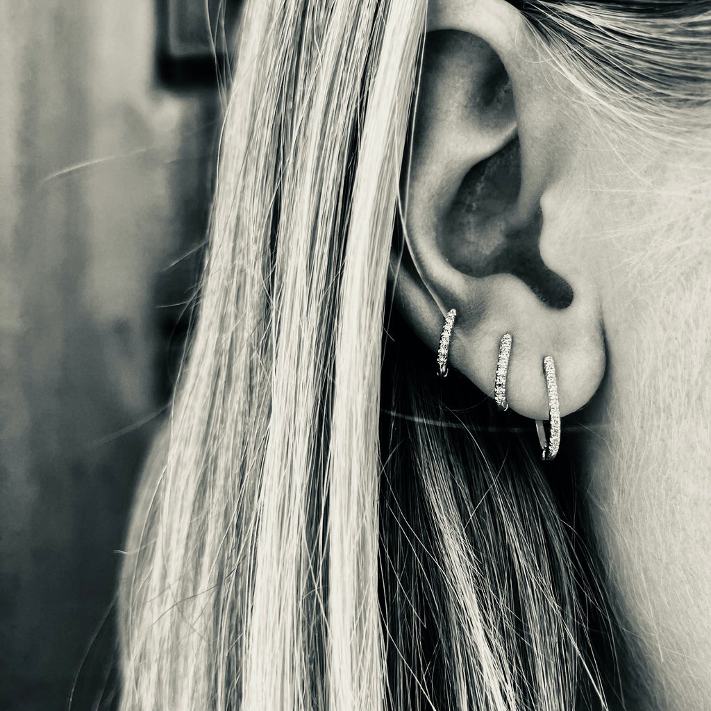 ALIGNED, NEW Slim Huggies 12/9, White/White