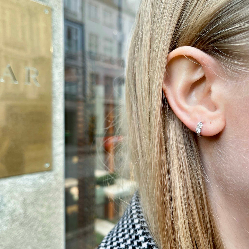 OLYMPIA, Hermes huggies 9mm 0,44ct, White/White