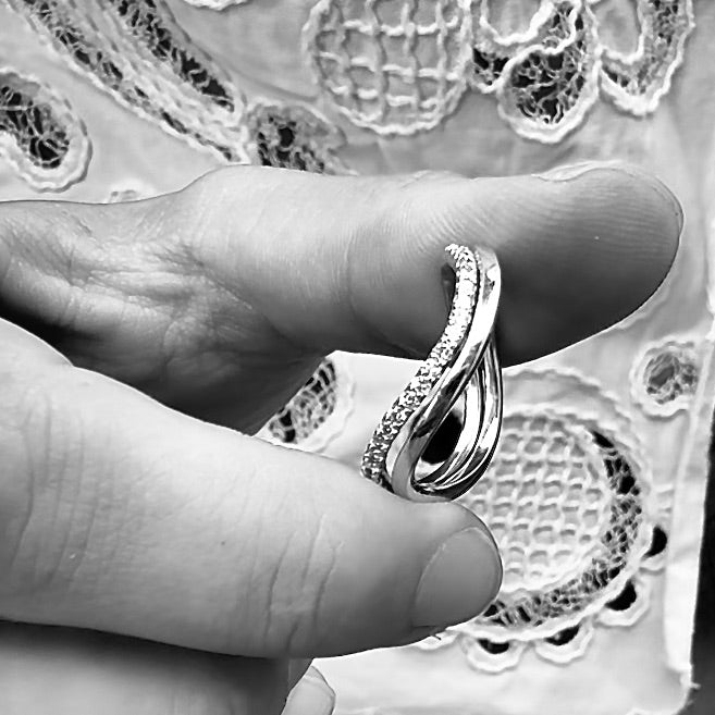 Aligned, 1/1 - EVEN Eternity Wave, Gold/White