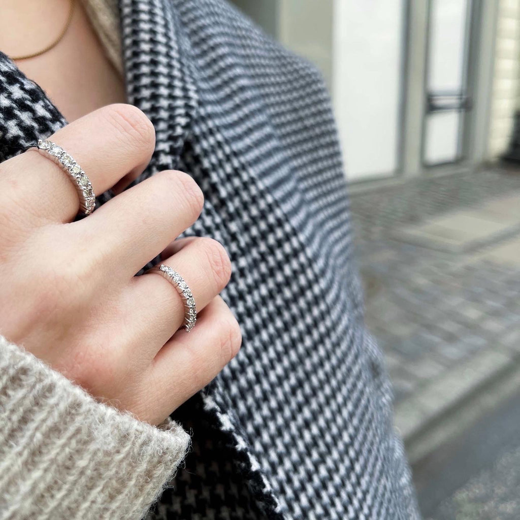 Aligned, 1/3 line 3mm Ring, White/White