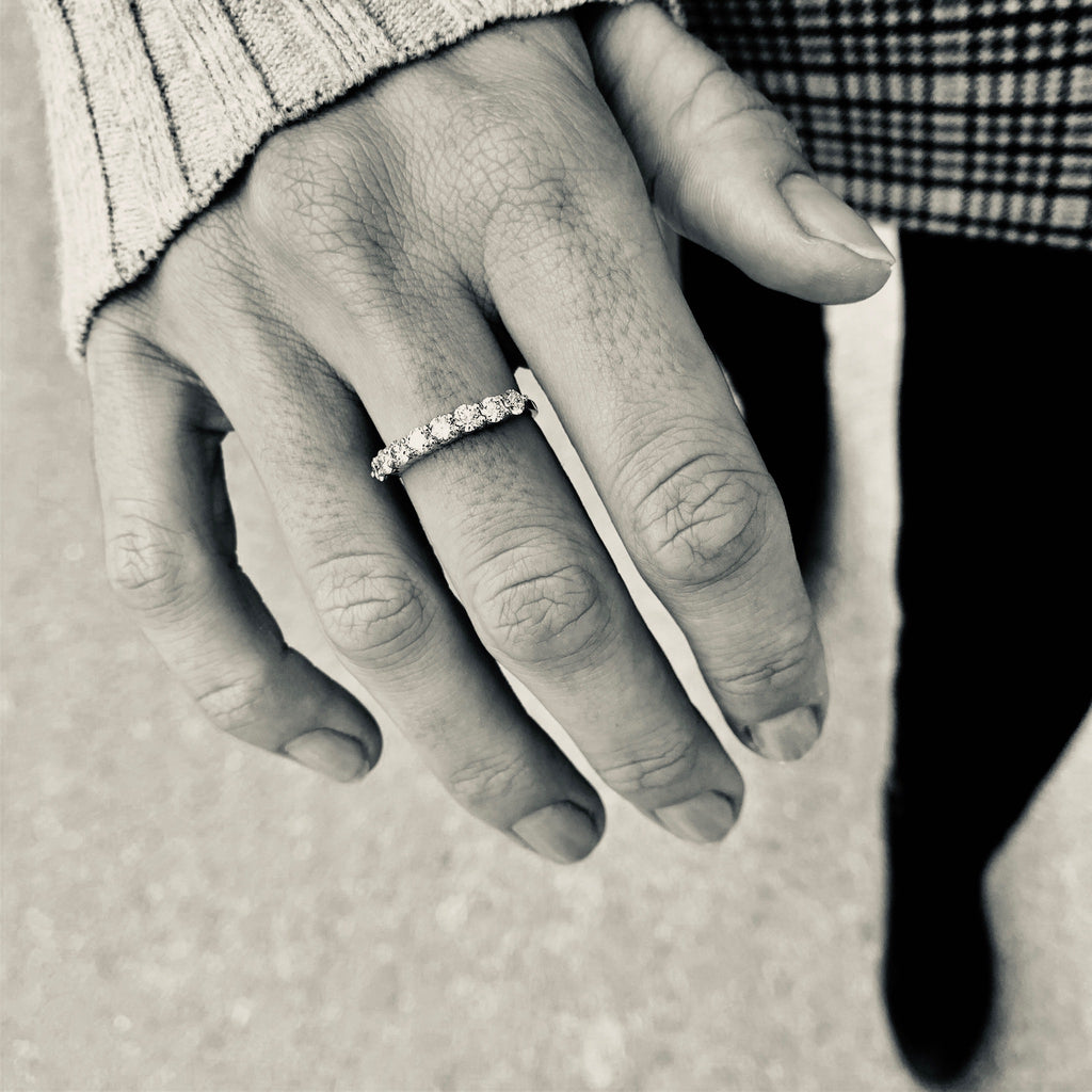 Aligned, 1/3 line 3mm Ring, White/White