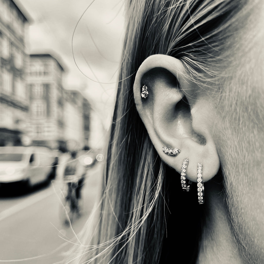 ALIGNED, EVEN oval huggies 12mm 0,20ct, White/White