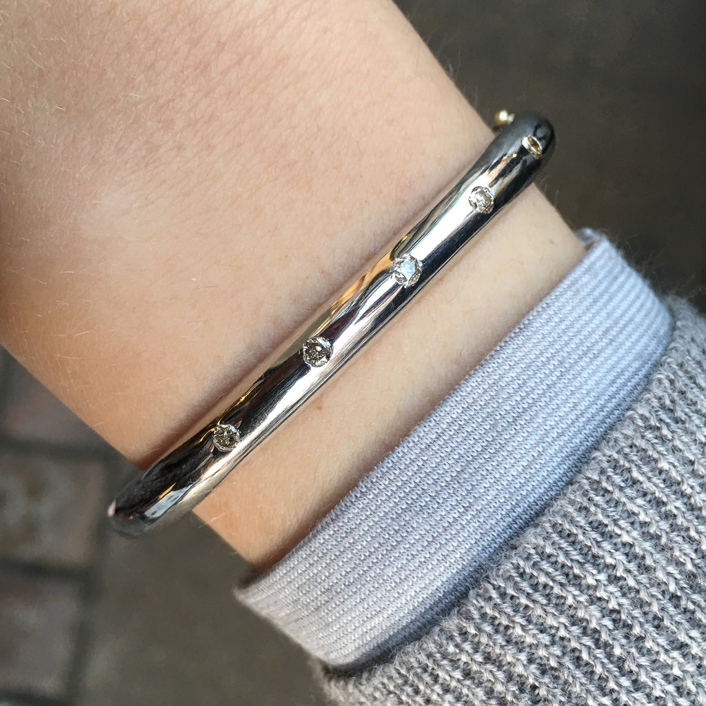 DIAMONDS, The 5 diamond Bangle