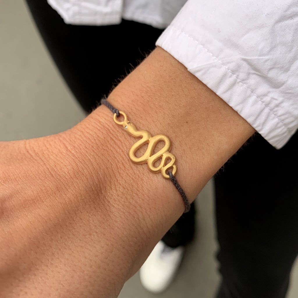 SNEAKY SNAKES, Twirling Bracelet