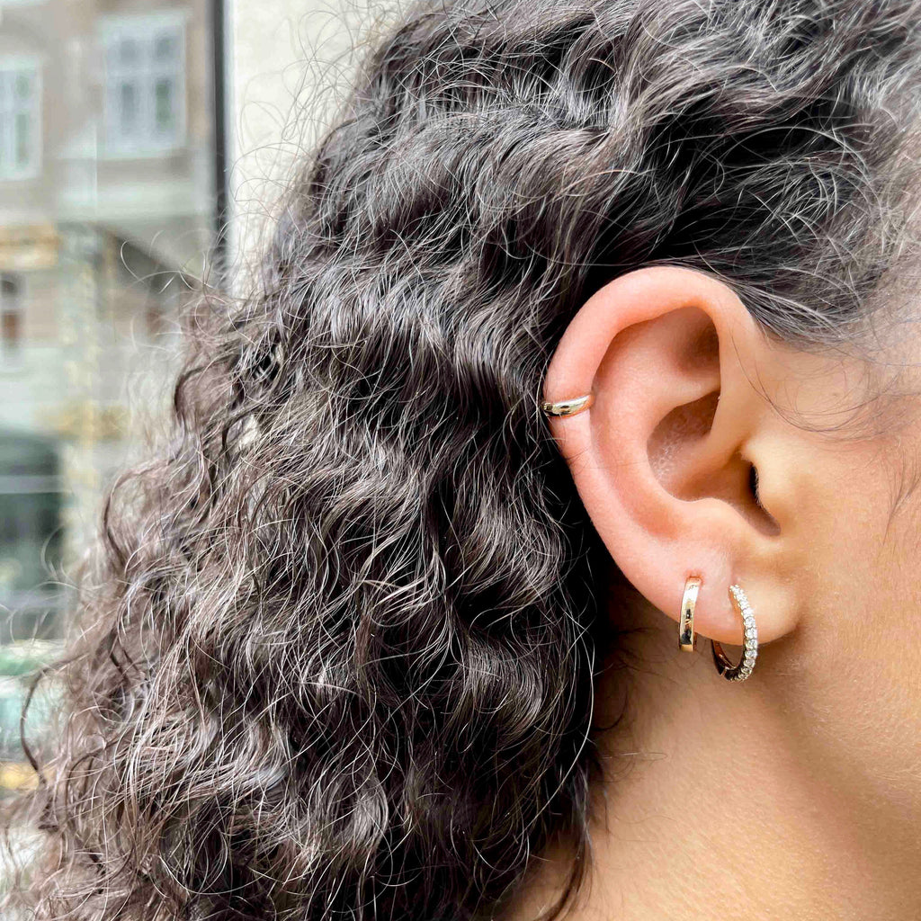 BASIC, Round 8mm huggies, Gold