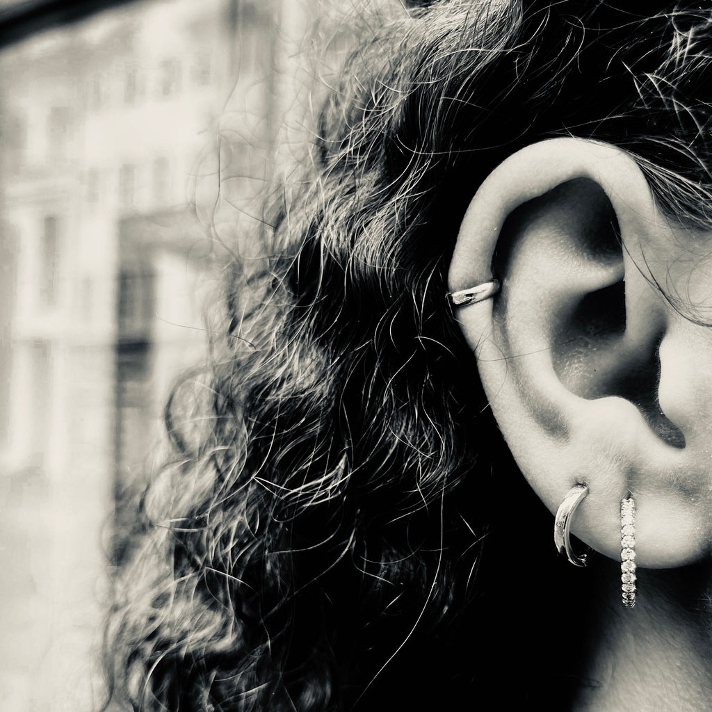 BASIC, Round 8mm huggies, Gold