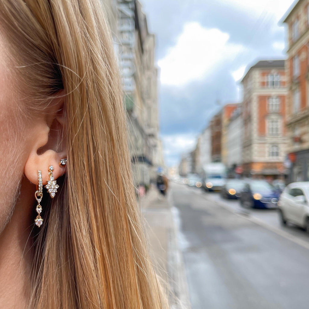 OLYMPIA, Dianysos Lux Earring 2mm Top, Gold/White