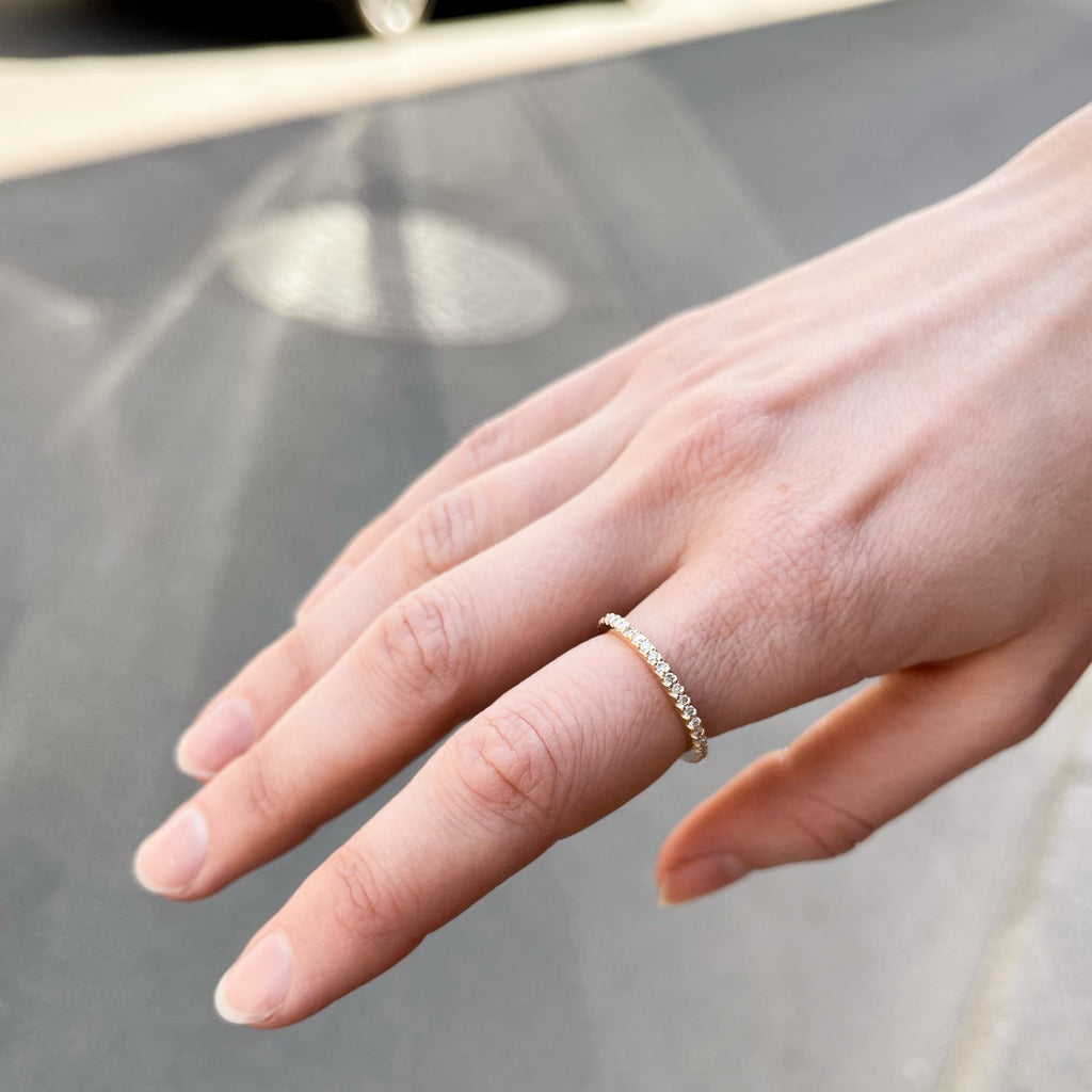 Aligned, EVEN 1/1-Line Eternity 0,60ct, Gold/White