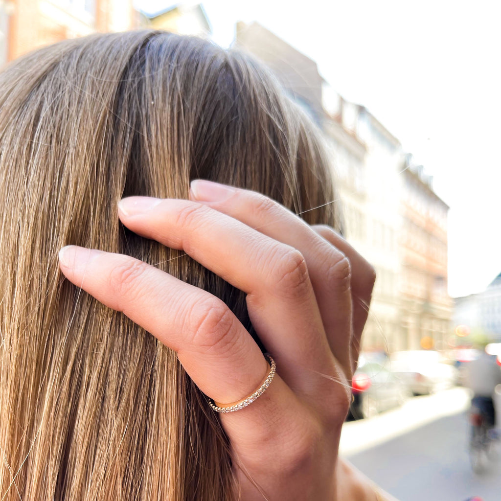 Aligned, EVEN 1/1-Line Eternity 0,60ct, Gold/White