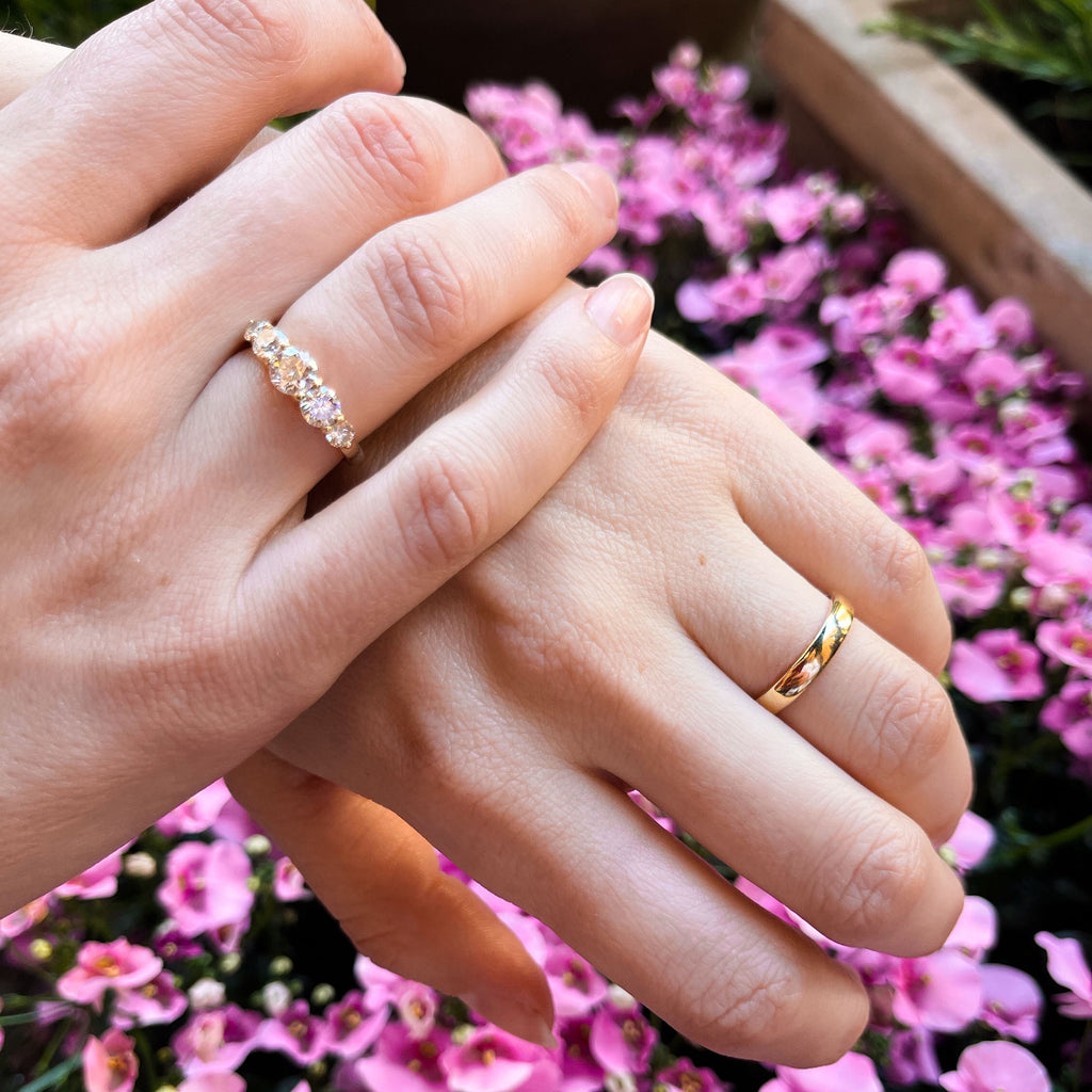 Aligned, 5-stone 1,15ct Ring, Gold/White