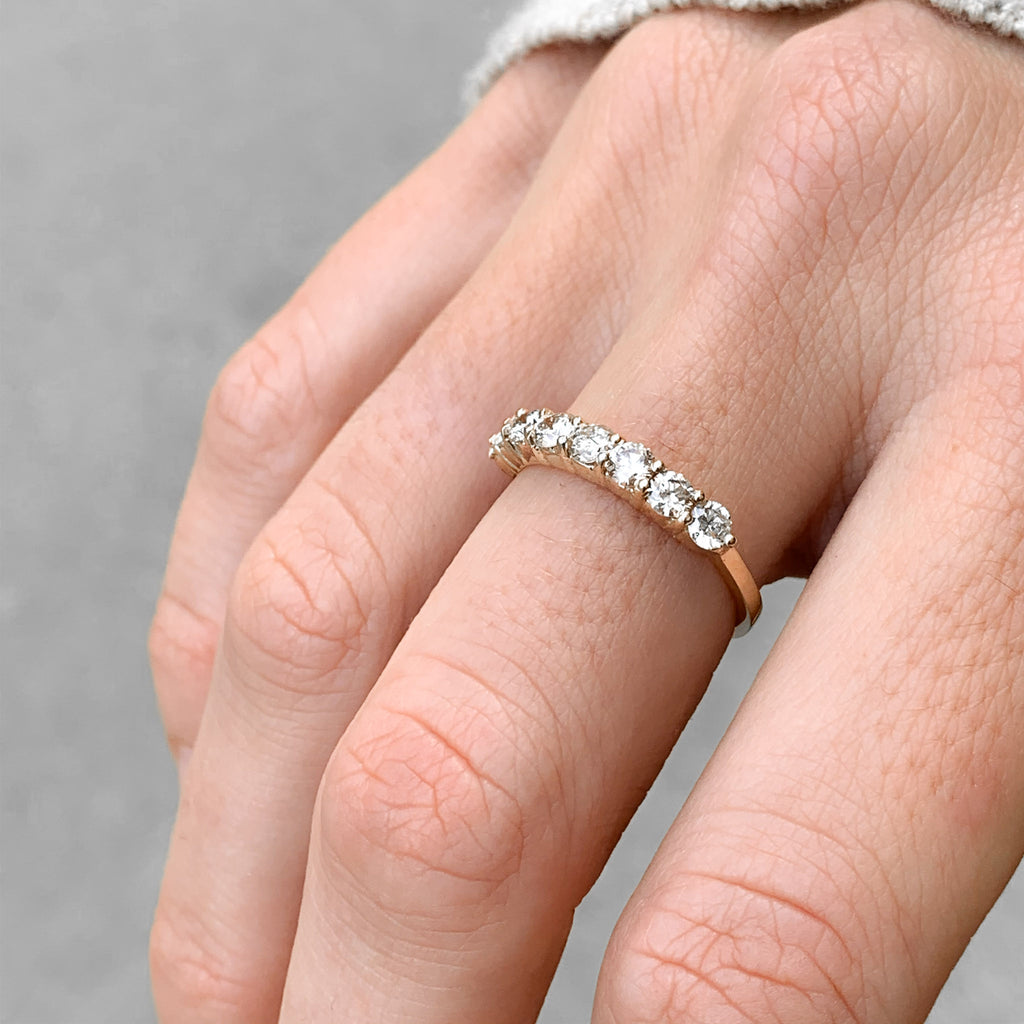 Aligned, 1/3 line 3mm Ring, Gold/White